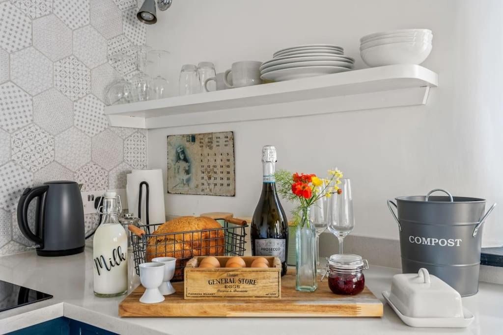 Luxury Self-Contained Cottage For Two With Hot Tub Staverton  Esterno foto