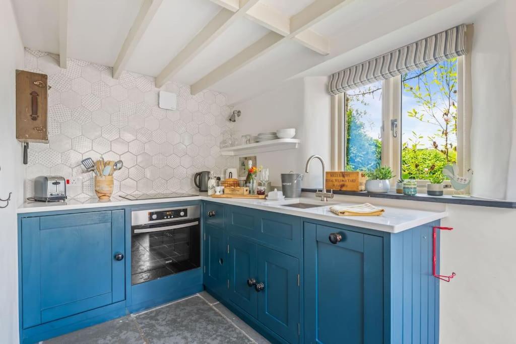 Luxury Self-Contained Cottage For Two With Hot Tub Staverton  Esterno foto